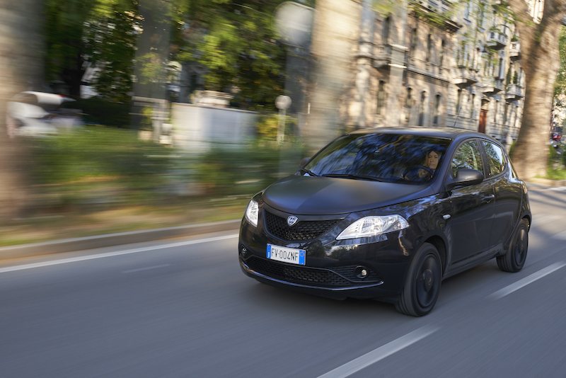 Lancia Ypsilon Black and Noir: la Fashion City Car per eccellenza