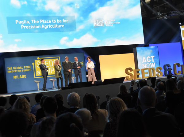 Conte e Michele Emiliano a SEEDS&CHIPS The Global Food Innovation Summit 2019 Conte e Michele Emiliano a SEEDS&CHIPS The Global Food Innovation Summit 2019