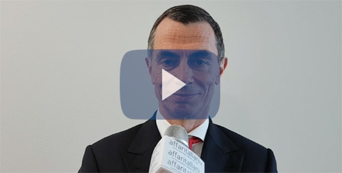 UniCredit prosegue con la pulizia di bilancio.Mustier: “Btp, vendita graduale” UniCredit prosegue con la pulizia di bilancio.Mustier: “Btp, vendita graduale”