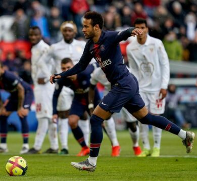 Neymar squalificato 3 turni: l’attaccante del Psg dà un pugno a un tifoso