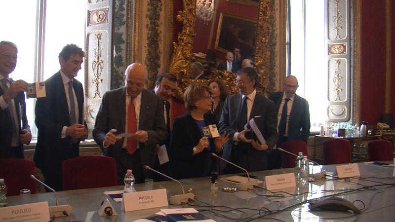 Galleria foto 'Poste Italiane presenta il francobollo per il centenario dell’Abi' - foto 1