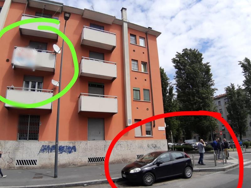 Salvini, anche gli abitanti di San Siro lo sfidano con lenzuola e striscioni