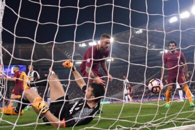 De Rossi-Roma, contratto a gettone da 100mila euro a partita offerto tardi. Spunta audio sul colloquio con Fienga