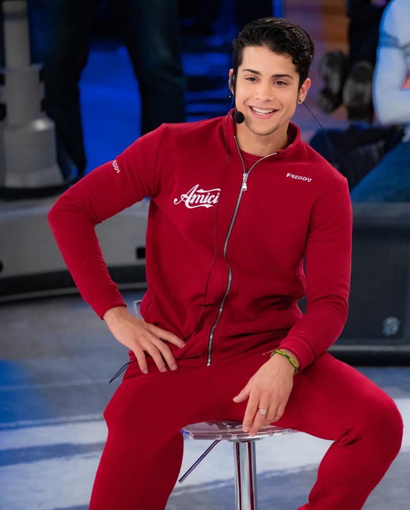 AMICI 18 semifinale: 5 talenti per la finale. Renato Zero, ospiti e… AMICI 2019 NEWS AMICI 18 semifinale: 5 talenti per la finale. Renato Zero, ospiti e… AMICI 2019 NEWS