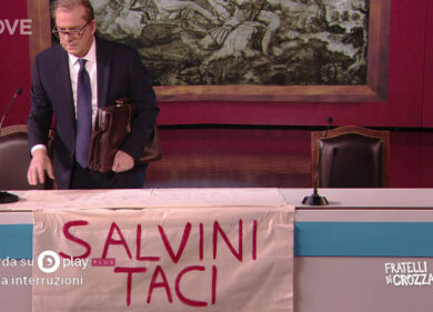 Fratelli di Crozza, ecco gli striscioni anti-Salvini
