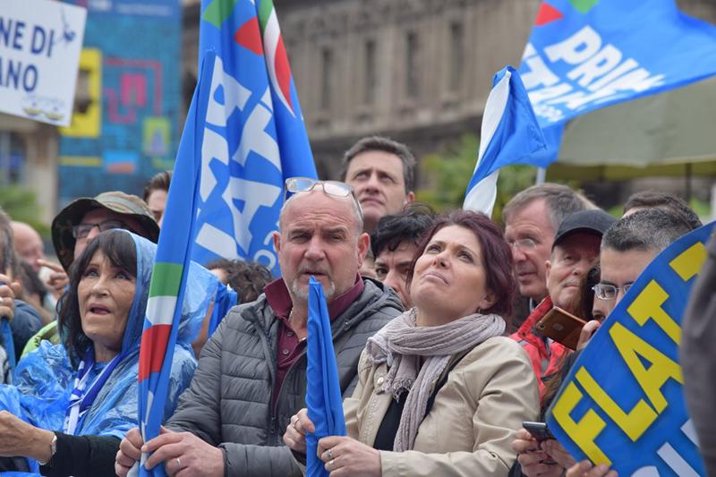 Salvini in Piazza Duomo, il trionfo dell’Europa sovranista a Milano. FOTO