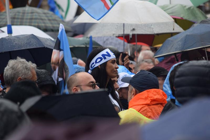 Salvini in Piazza Duomo, il trionfo dell’Europa sovranista a Milano. FOTO