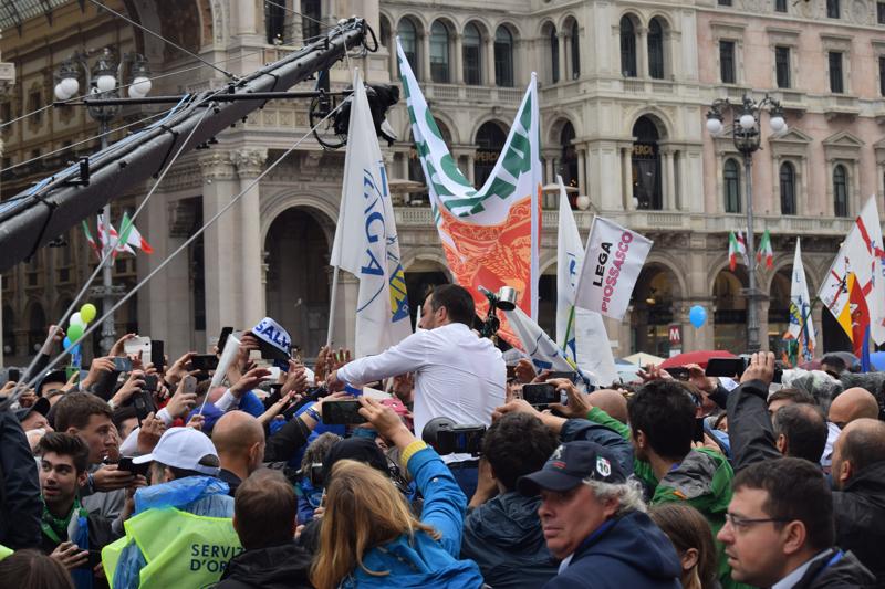 Salvini in Piazza Duomo, il trionfo dell’Europa sovranista a Milano. FOTO