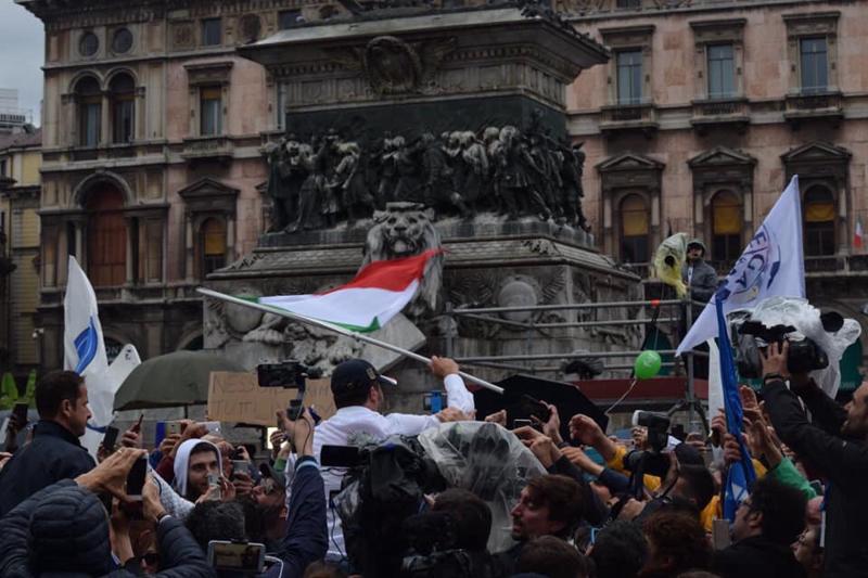 Salvini in Piazza Duomo, il trionfo dell’Europa sovranista a Milano. FOTO