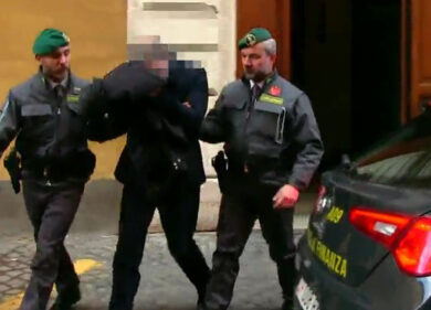 Call center in bancarotta: era di un criminale di guerra bosniaco: 9 arresti