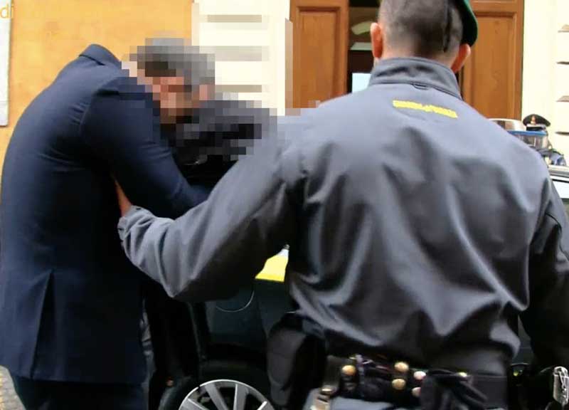 Call center in bancarotta: era di un criminale di guerra bosniaco: 9 arresti Call center in bancarotta: era di un criminale di guerra bosniaco: 9 arresti