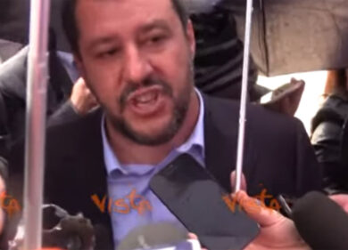Sea Watch, Salvini: “Non sapevo dello sbarco, mi piacerebbe essere coinvolto”