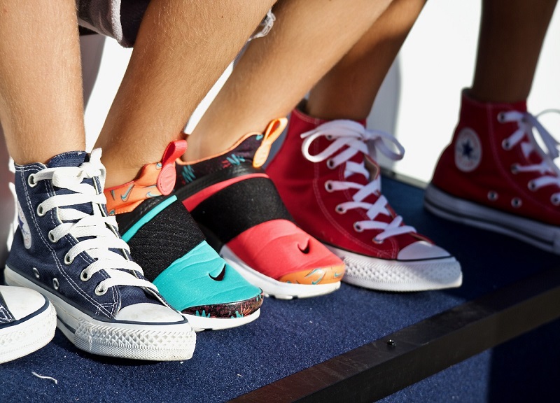 Sneakers che passione: ecco i cinque modelli più ricercati in rete Sneakers che passione: ecco i cinque modelli più ricercati in rete