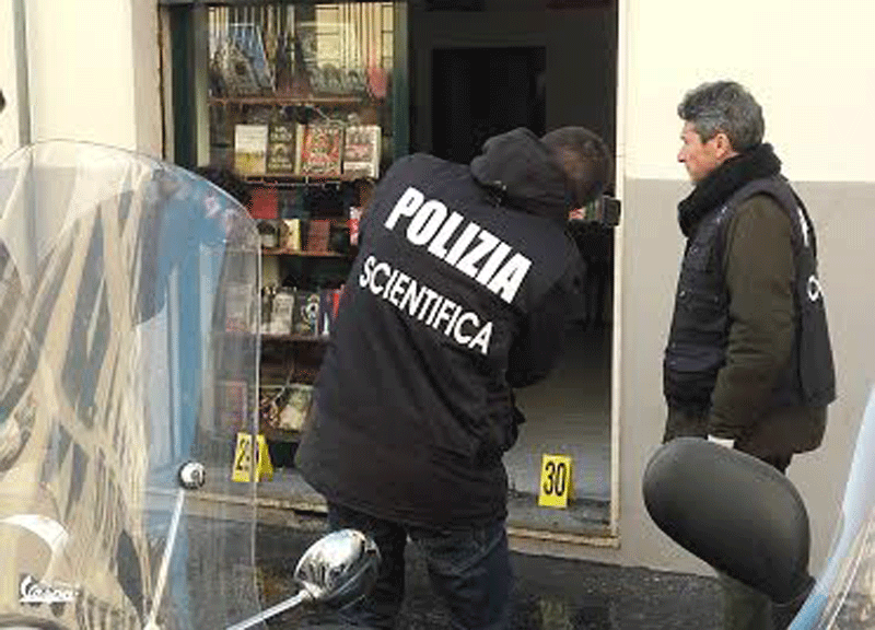 Buste esplosive a due pubblici ministeri: arrestati tre anarchici Buste esplosive a due pubblici ministeri: arrestati tre anarchici