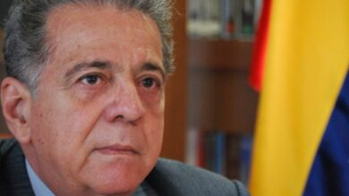 Venezuela, si dimette l’ambasciatore in Italia: “Niente soldi per l’affitto”