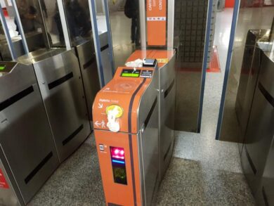 Atm, blitz contro gli aumenti dei biglietti: distribuiti falsi ticket. Foto