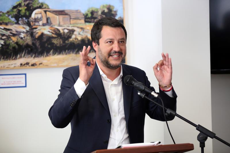 Salvini, busta con proiettile: la procura di Roma indaga per minacce Salvini, busta con proiettile: la procura di Roma indaga per minacce