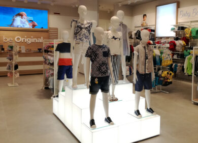 Due nuovi store di Original Marines: concept e colori ispirati al brand