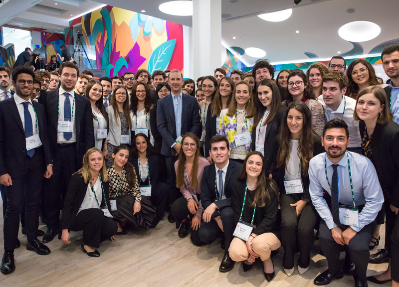 Snam, Alverà dialoga sul futuro con i 100 giovani “Future Makers” Snam, Alverà dialoga sul futuro con i 100 giovani “Future Makers”