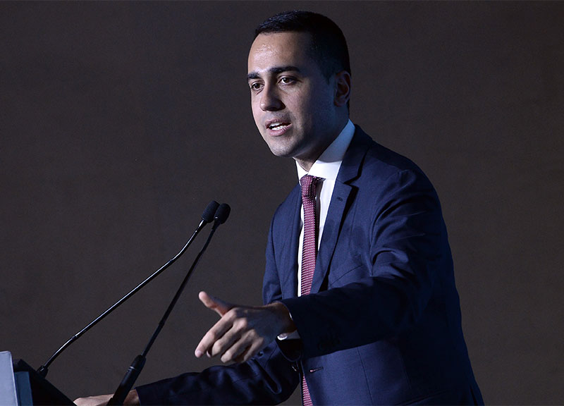 Governo, Di Maio: “Con Salvini parlo solo in Cdm, è come Juncker” Governo, Di Maio: “Con Salvini parlo solo in Cdm, è come Juncker”