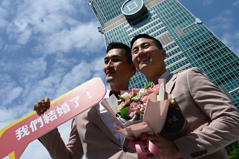 Taiwan, celebrate nozze gay. E’ la prima volta in Asia Taiwan, celebrate nozze gay. E’ la prima volta in Asia