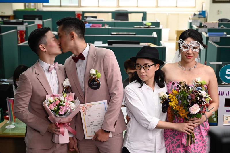 Taiwan, celebrate nozze gay. E’ la prima volta in Asia Taiwan, celebrate nozze gay. E’ la prima volta in Asia