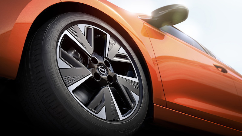 Opel svela la sesta generazione della Corsa, anche in versione elettrica Opel svela la sesta generazione della Corsa, anche in versione elettrica