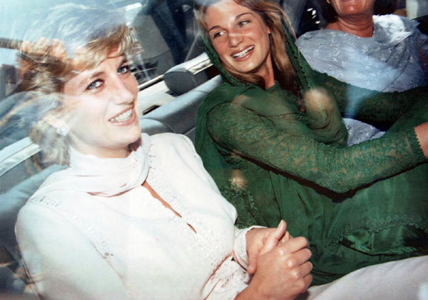 Royal Family, LE FOTO SEGRETE DI LADY DIANA. Royal Baby e Royal Family NEWS