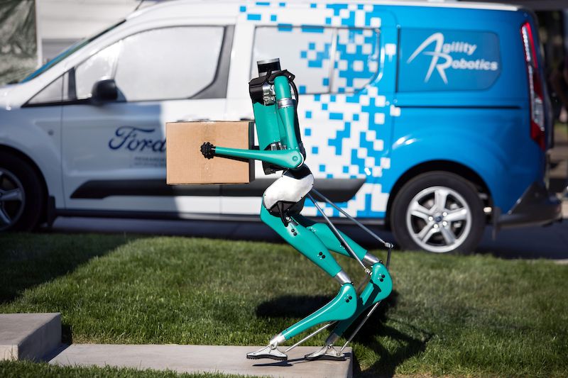 Ford: il robot Digit per le consegne a domicilio Ford: il robot Digit per le consegne a domicilio