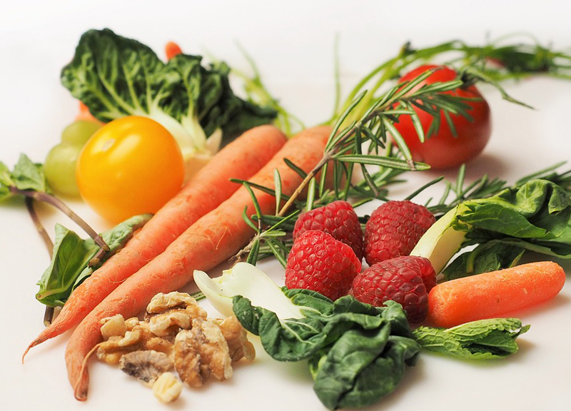 Rimedi contro l’invecchiamento: dieta a base di vitamine, cosa mangiare Rimedi contro l’invecchiamento: dieta a base di vitamine, cosa mangiare