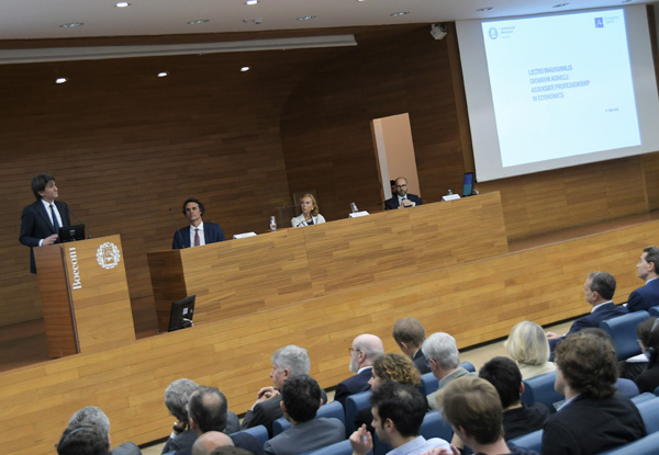 John Elkann all’Università Bocconi di Milano John Elkann all’Università Bocconi di Milano