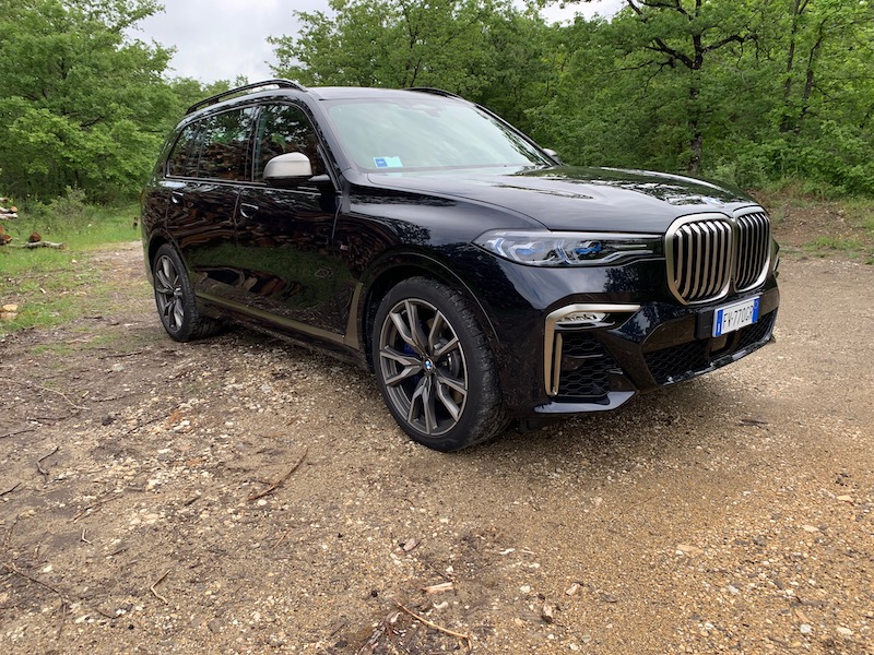 Nuova BMW X7: la limousine dei SAV (Sports Activity Vehicle) Nuova BMW X7: la limousine dei SAV (Sports Activity Vehicle)