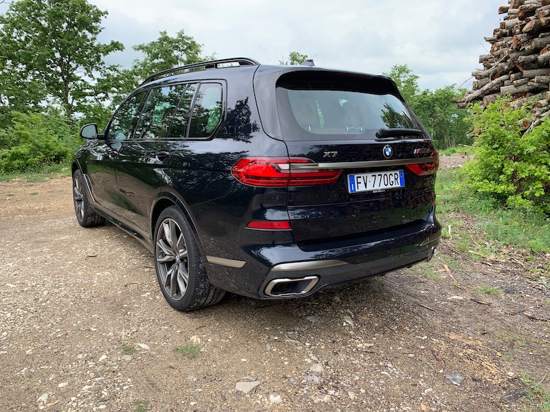 Nuova BMW X7: la limousine dei SAV (Sports Activity Vehicle) Nuova BMW X7: la limousine dei SAV (Sports Activity Vehicle)