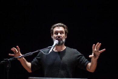 Premio Gregor von Rezzori, l’attore Fabrizio Gifuni legge Spoon River