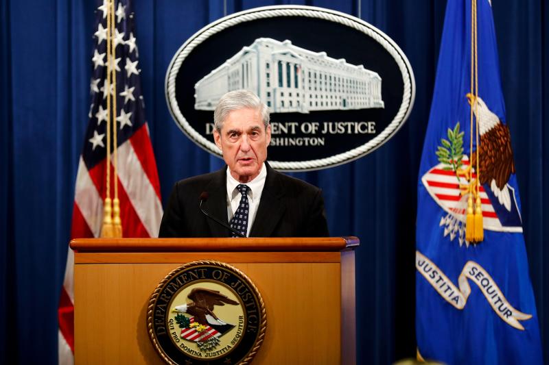 Mueller parla del Russiagate ma non scagiona Trump Mueller parla del Russiagate ma non scagiona Trump