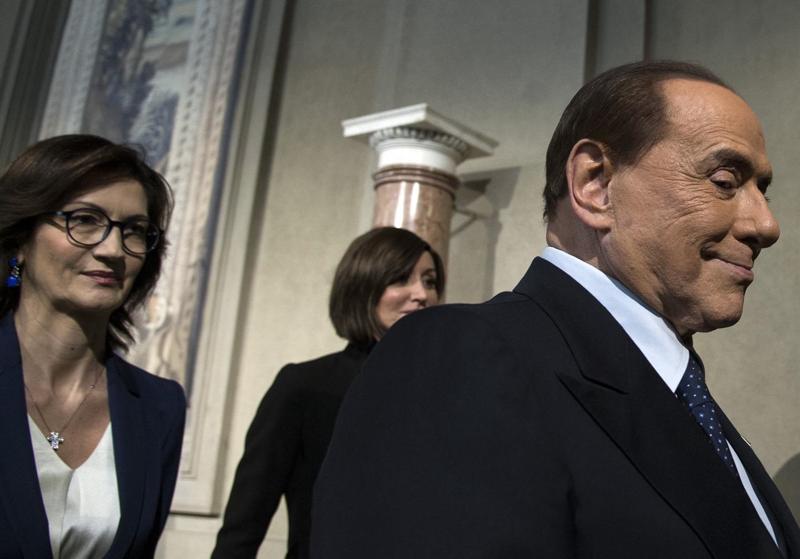 Maretta in FI dopo la débâcle. Ora un summit per una guida collettiva Maretta in FI dopo la débâcle. Ora un summit per una guida collettiva