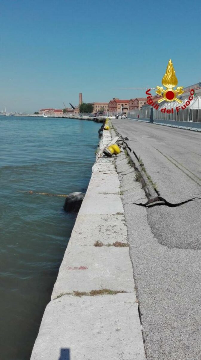 Venezia, collisione in laguna: si accelera sullo stop alle grandi navi