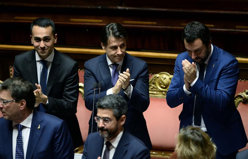 Governo, la pax contiana è già in bilico: lite tra M5S e Lega sugli appalti Governo, la pax contiana è già in bilico: lite tra M5S e Lega sugli appalti
