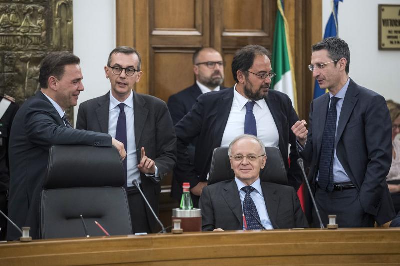 “Eliminare ombre, serve una riforma seria”. Plenum, il Csm si auto processa “Eliminare ombre, serve una riforma seria”. Plenum, il Csm si auto processa