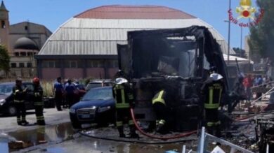 Gela, esplode bombola gas al mercato rionale. Quattordici feriti, cinque gravi