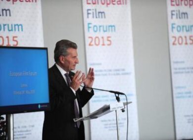 Tasse, statali a casa e tagli: la ricetta greca che ci vuole imporre l’Ue