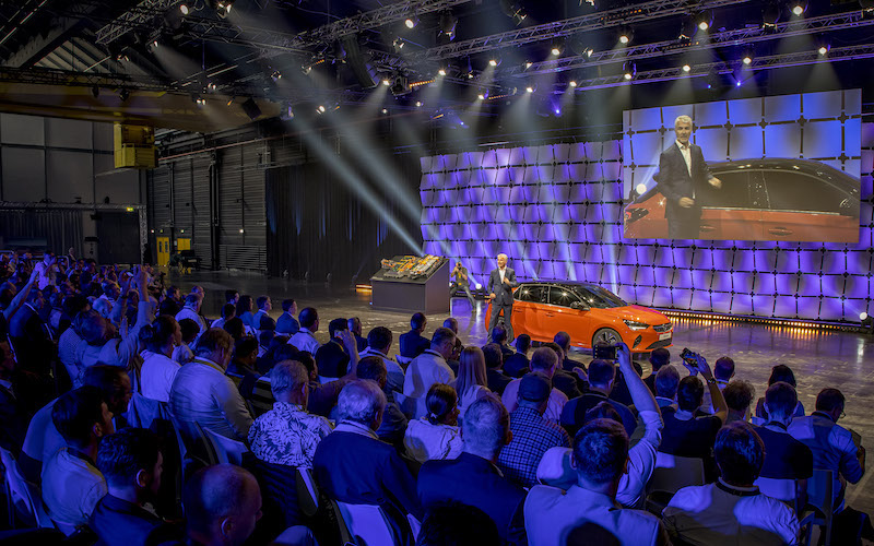Opel svela la sesta generazione della Corsa, ora anche elettrica