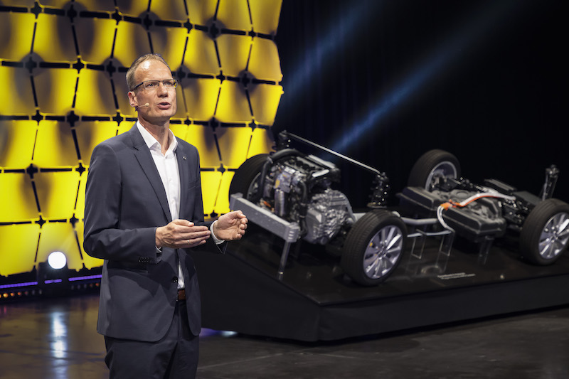 Opel svela la sesta generazione della Corsa, ora anche elettrica