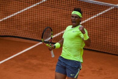 Nadal distrugge Federer: Rafa vola in finale al Roland Garros