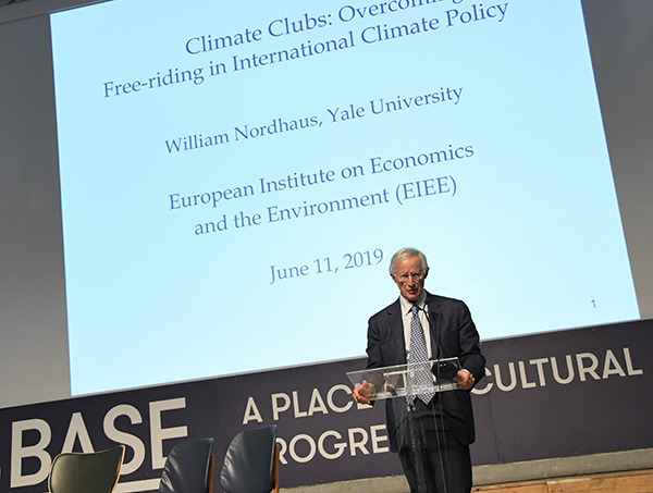 Prof.William Nordhaus Nobel per Economia 2018 a Milano per la ricerca economic Prof.William Nordhaus Nobel per Economia 2018 a Milano per la ricerca economic