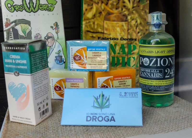 Cannabis light sparisce dagli scaffali: panico tra i 50 grow shop di Roma Cannabis light sparisce dagli scaffali: panico tra i 50 grow shop di Roma