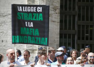 Cannabis light sparisce dagli scaffali: panico tra i 50 grow shop di Roma