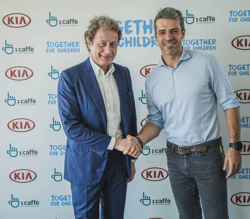 Kia Motors Italy e 1 Caffè Onlus: “Together for children” Kia Motors Italy e 1 Caffè Onlus: “Together for children”