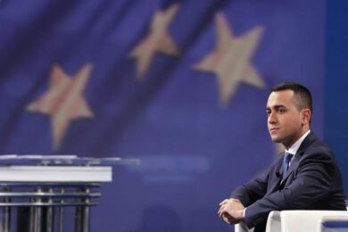 Flat tax, Di Maio: “Manovra in deficit? Faremo ciò che serve agli italiani”