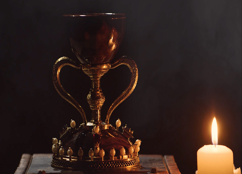 Tra storia, leggende e misteri da scoprire, il Santo Graal arriva a Napoli Tra storia, leggende e misteri da scoprire, il Santo Graal arriva a Napoli
